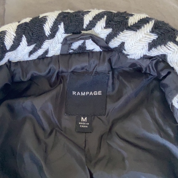 Patterned Coat - Picture 4 of 4